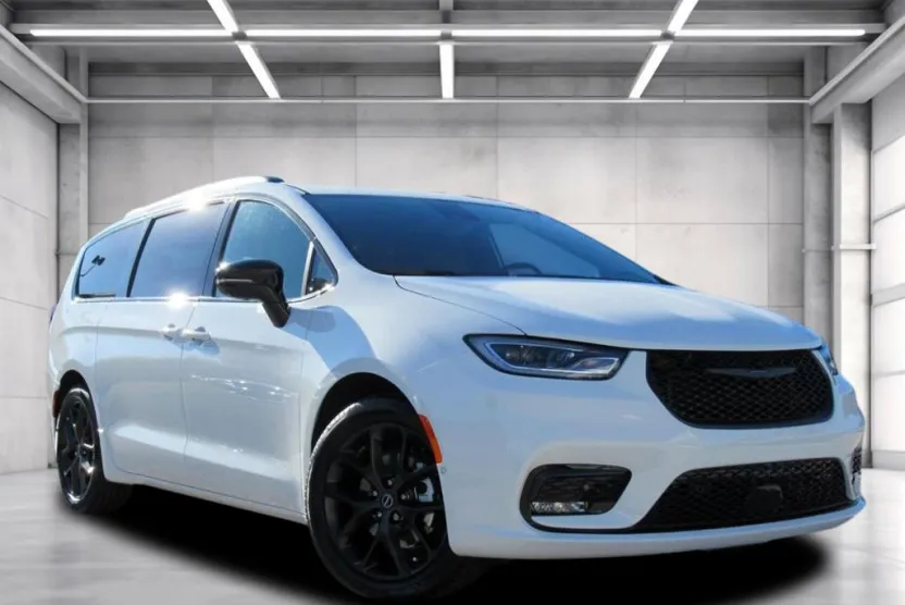 2026 Chrysler Pacifica Limited photo 1