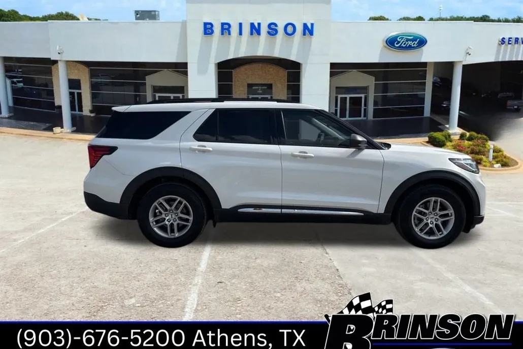 2025 Ford Explorer photo 1