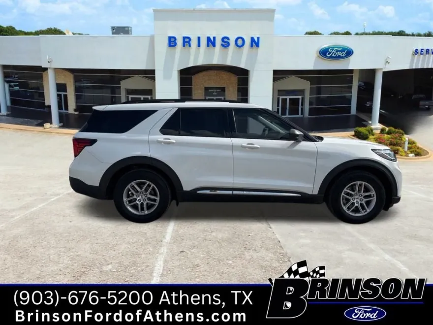 2025 Ford Explorer photo 1