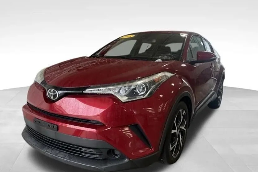 2018 Toyota C-HR XLE Premium photo 1