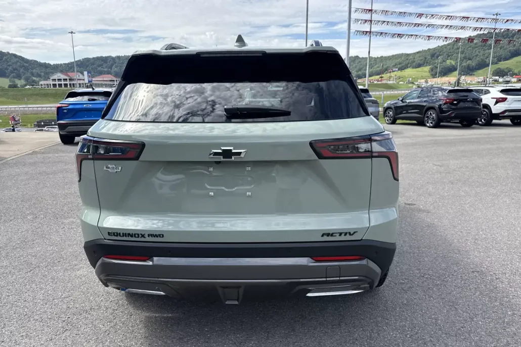 2026 Chevrolet Equinox ACTIV photo 1