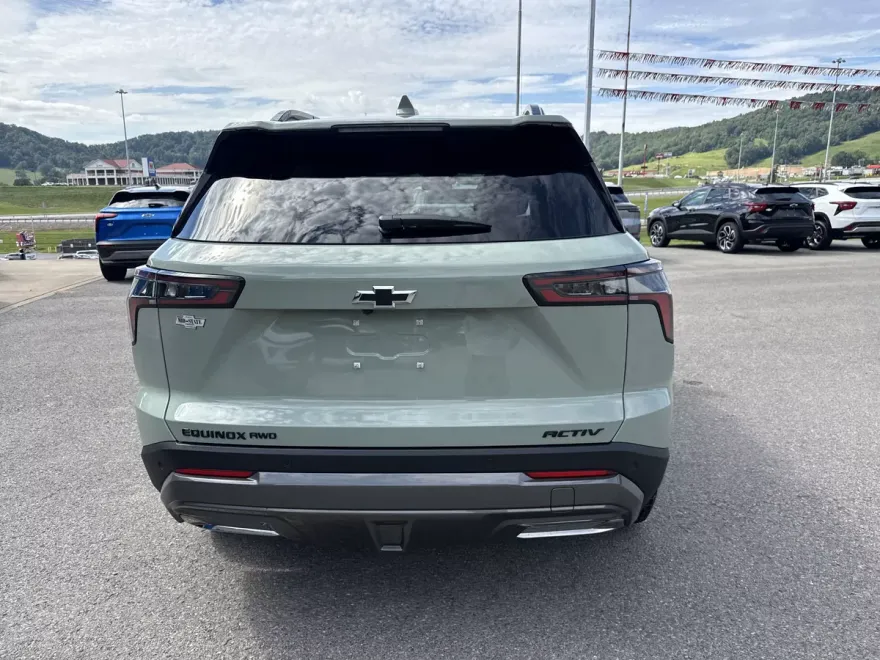 2026 Chevrolet Equinox ACTIV photo 1