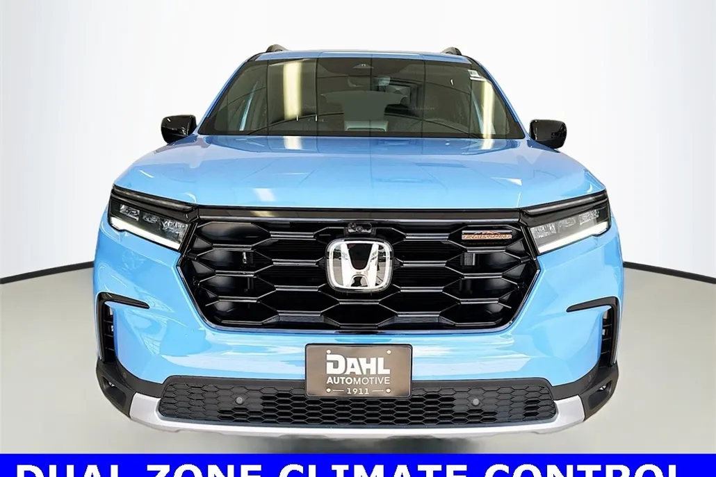 2025 Honda Pilot TrailSport photo 1