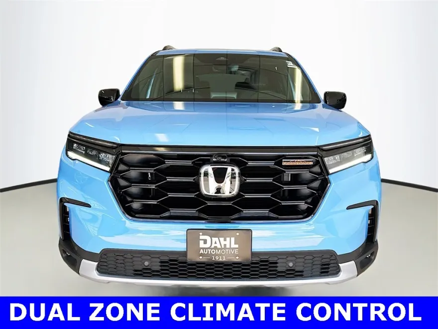2025 Honda Pilot TrailSport photo 1