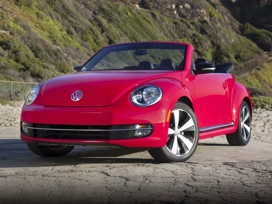 2017 Volkswagen Beetle 1.8T Classic photo 1