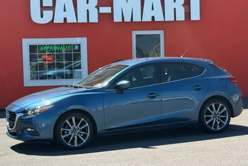 2018 Mazda Mazda3 Touring photo 1