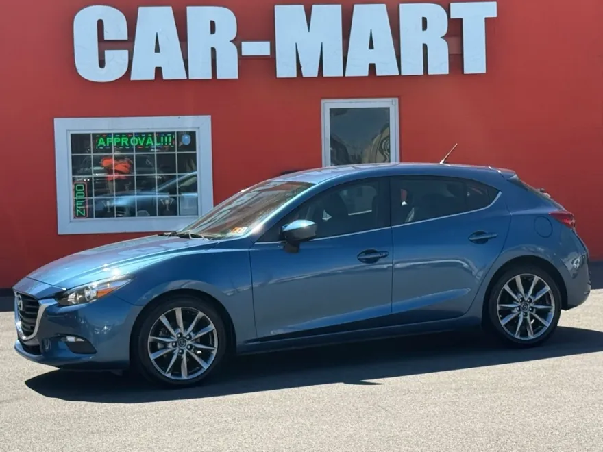 2018 Mazda Mazda3 Touring photo 1