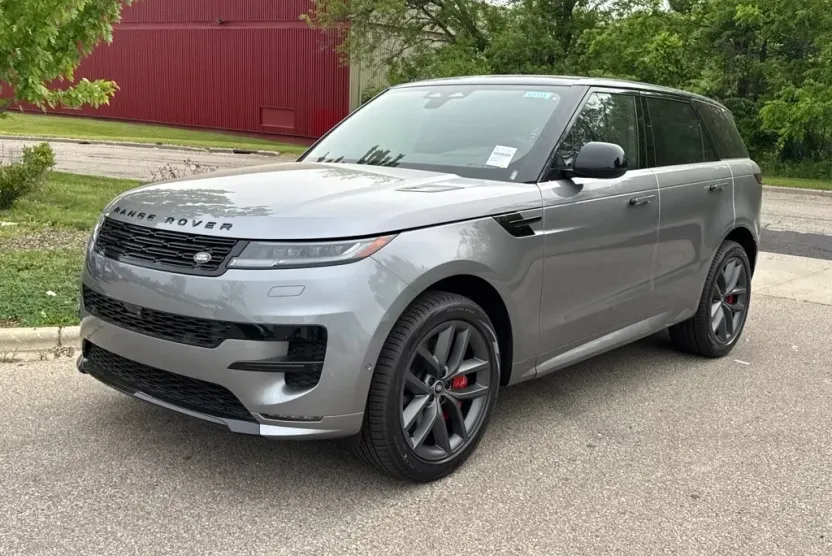 2025 Land Rover Range Rover Sport SE photo 1