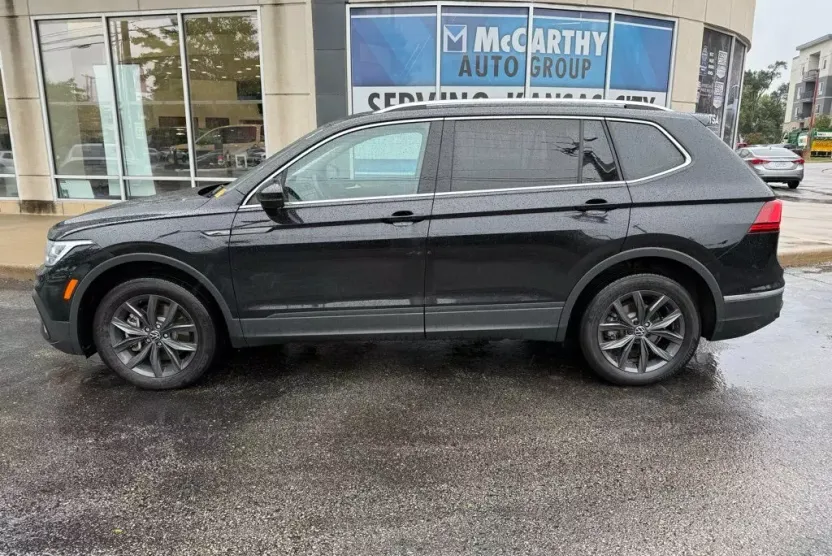 2022 Volkswagen Tiguan SE photo 1