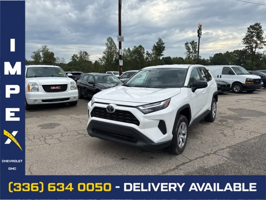 2024 Toyota RAV4 LE photo 1