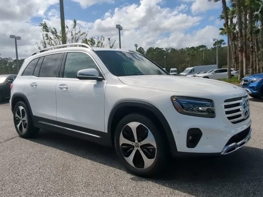 2025 Mercedes Benz GLB 250 photo 1