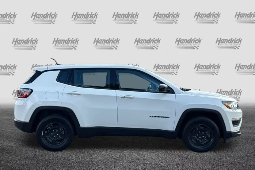 2018 Jeep Compass Sport photo 1