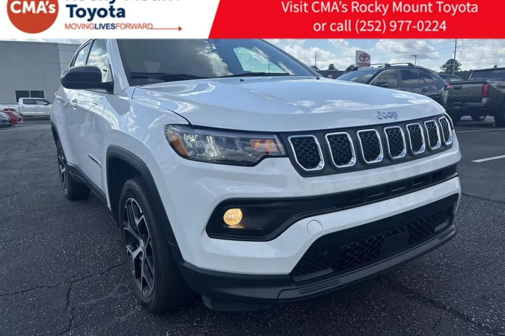 2024 Jeep Compass Latitude photo 1