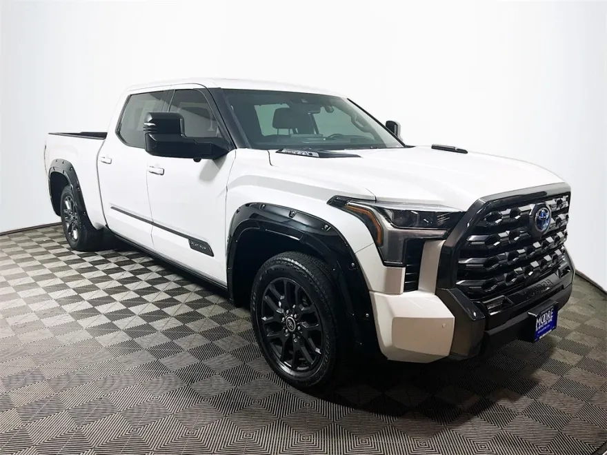 2023 Toyota Tundra Platinum photo 1