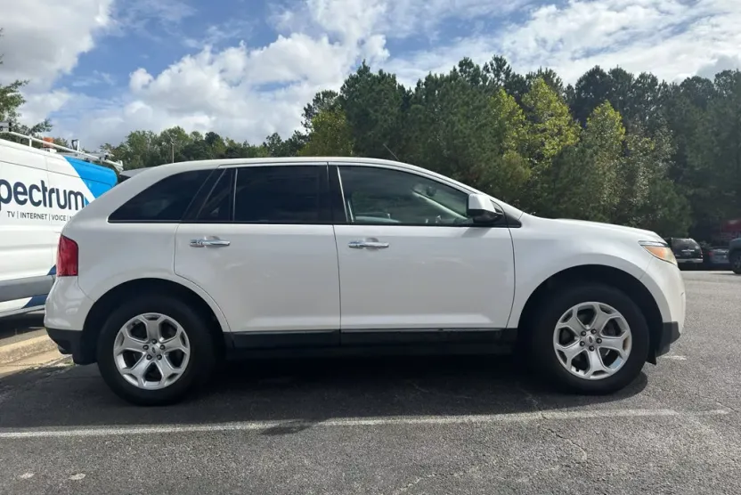 2011 Ford Edge SEL photo 1