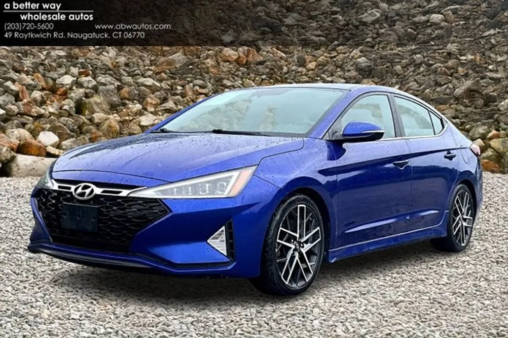 2019 Hyundai Elantra Sport photo 1