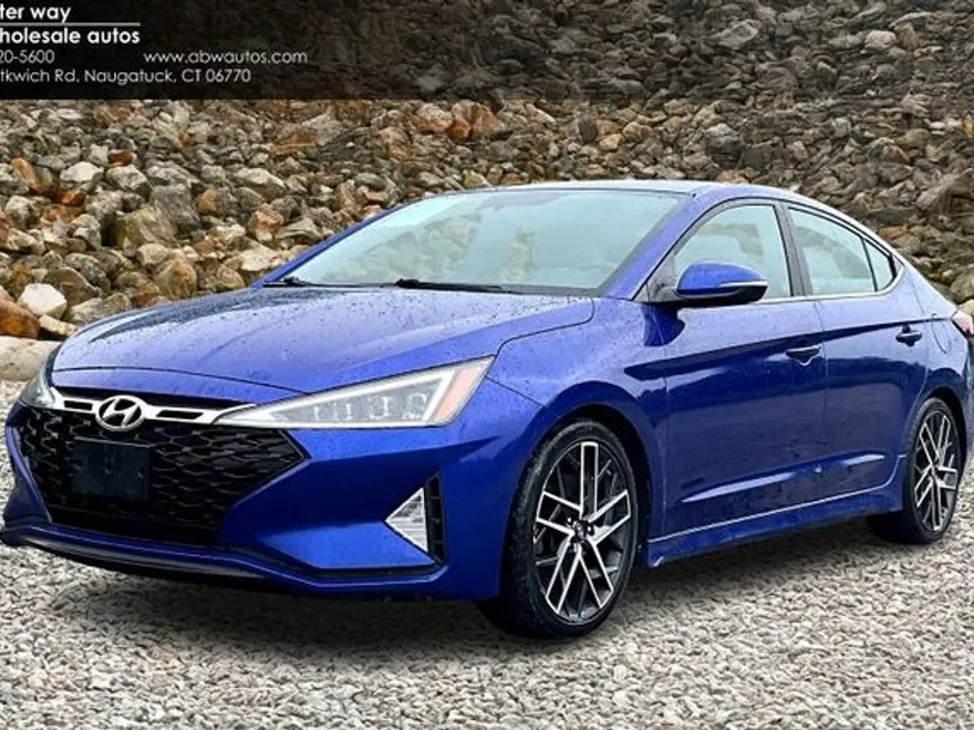 2019 Hyundai Elantra Sport photo 1