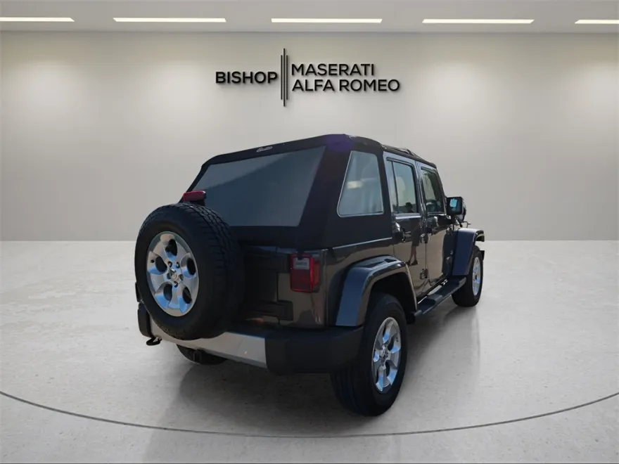 2014 Jeep Wrangler Unlimited Sahara photo 1
