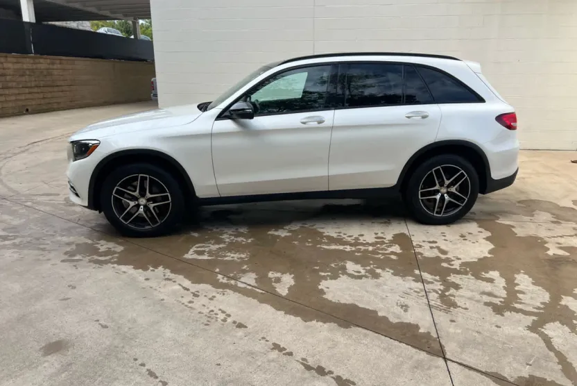 2016 Mercedes Benz GLC 300 4MATIC photo 1