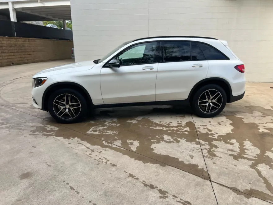 2016 Mercedes Benz GLC 300 4MATIC photo 1