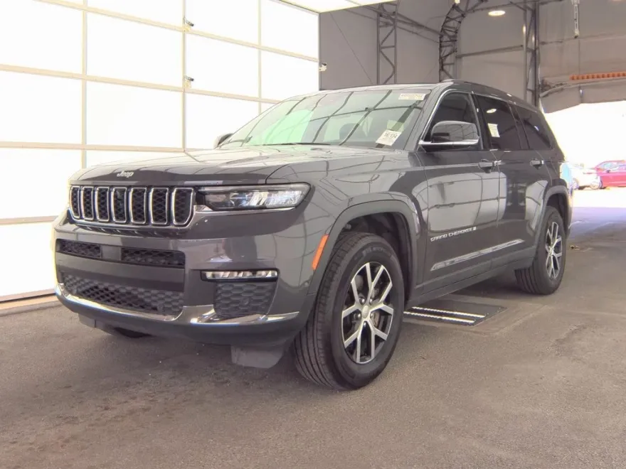 2024 Jeep Grand Cherokee Limited photo 1