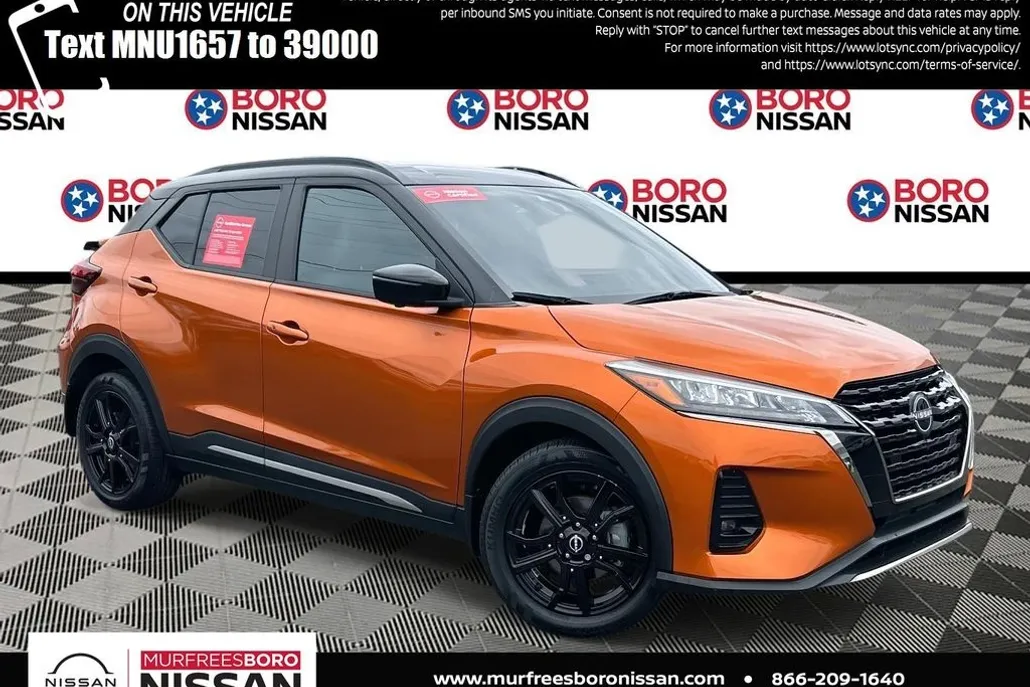 2023 Nissan Kicks SR photo 1