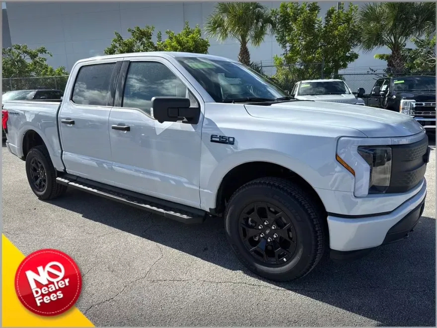 2025 Ford F-150 Lightning XLT photo 1