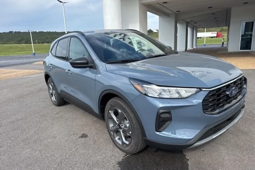2026 Ford Escape ST-Line photo 1