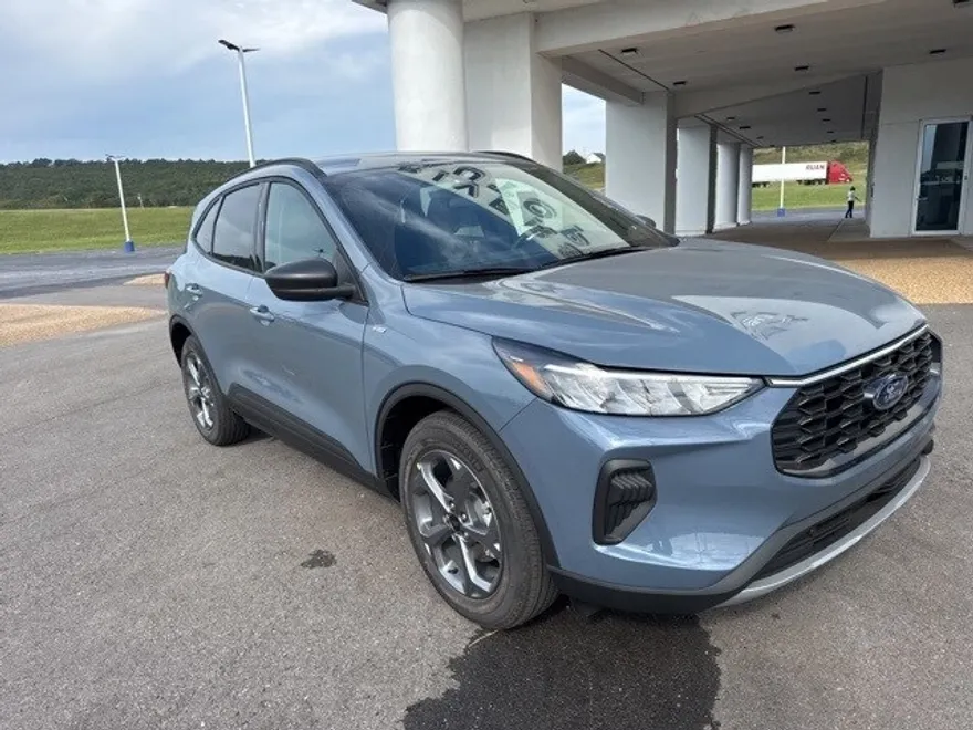 2026 Ford Escape ST-Line photo 1