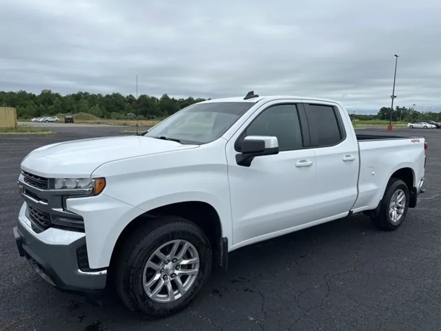 2019 Chevrolet Silverado 1500 LT photo 1