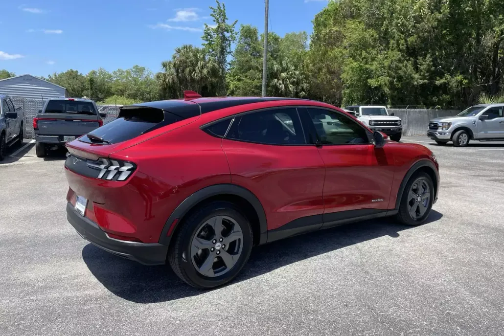 2021 Ford Mustang Mach-E Select photo 1