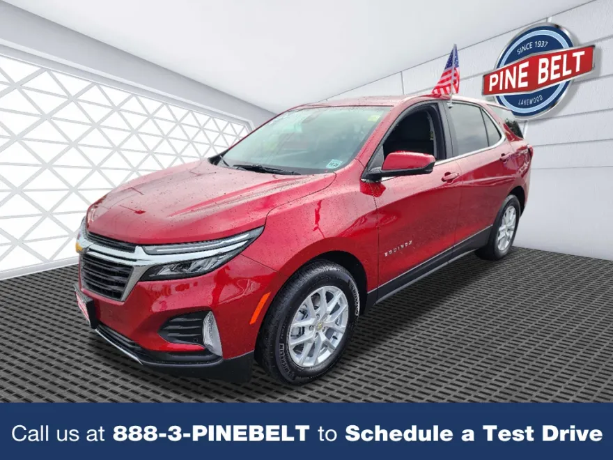 2024 Chevrolet Equinox LT photo 1