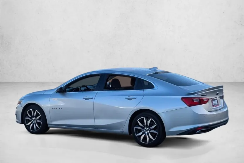 2022 Chevrolet Malibu RS photo 1