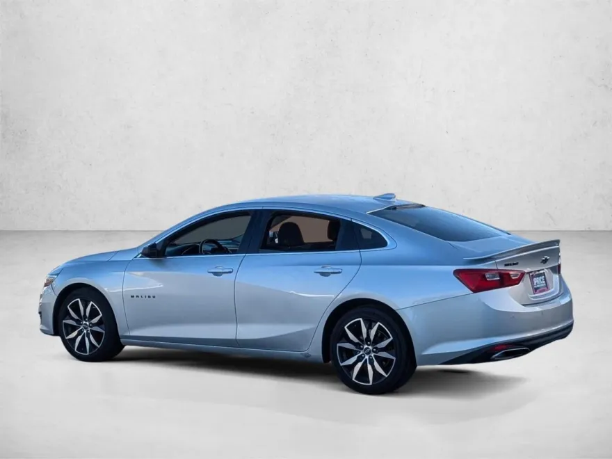 2022 Chevrolet Malibu RS photo 1