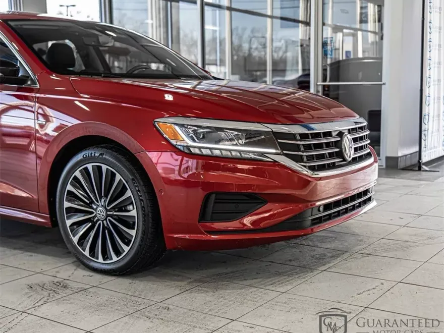 2022 Volkswagen Passat 2.0T Limited photo 1