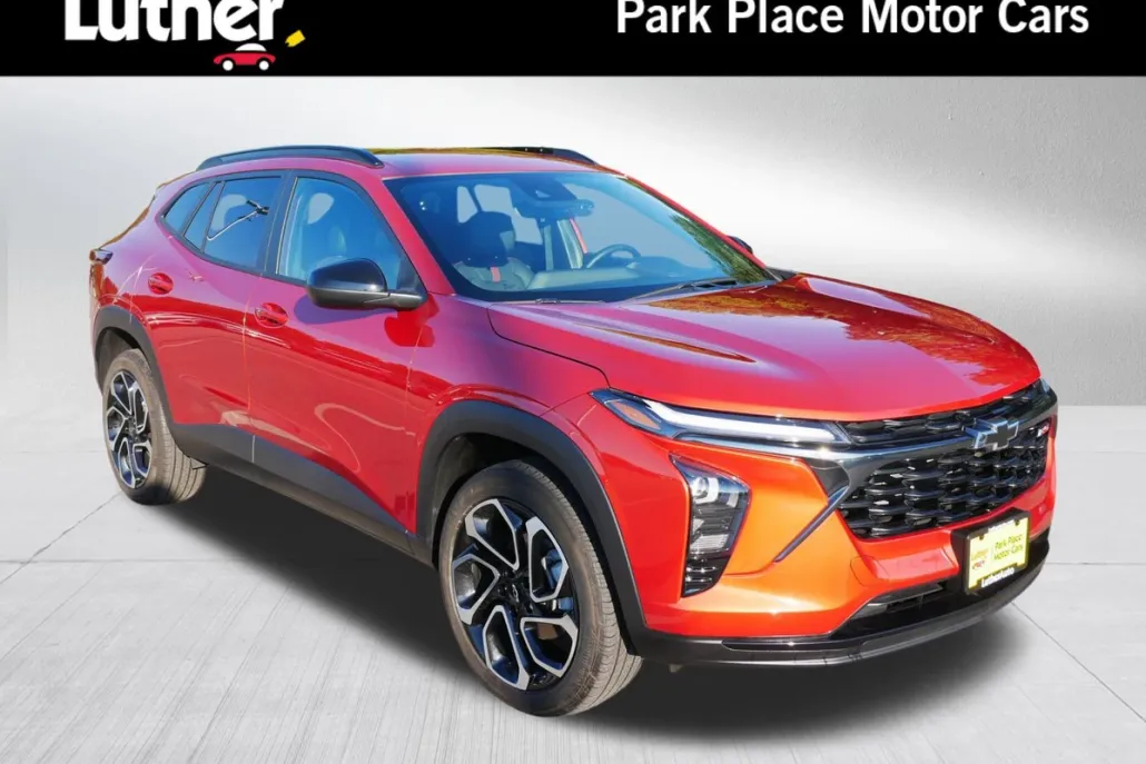 2024 Chevrolet Trax photo 1