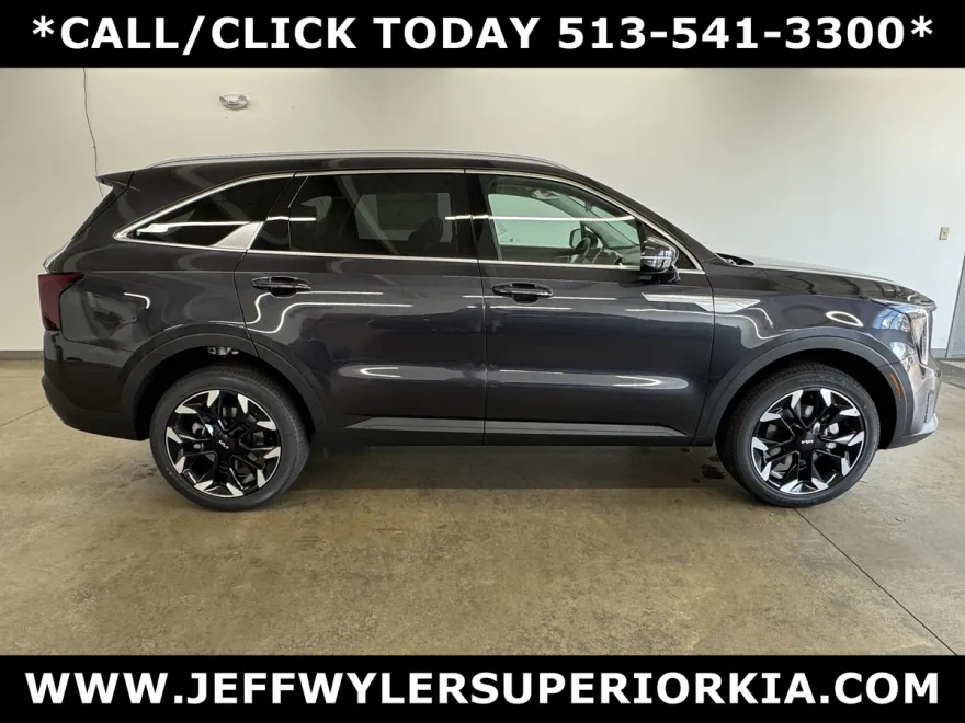 2025 Kia Sorento EX photo 1