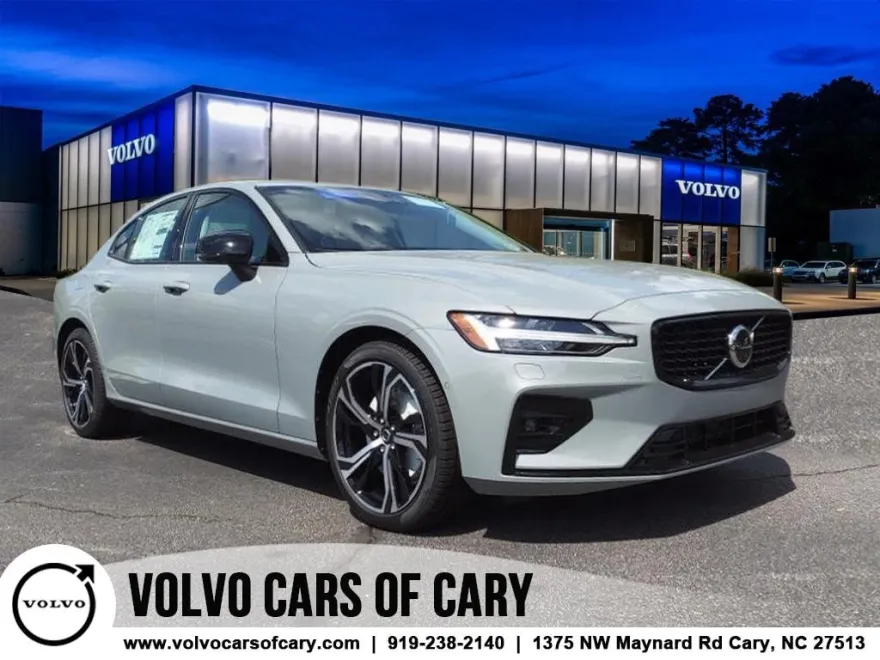 2024 Volvo S60 B5 Plus photo 1