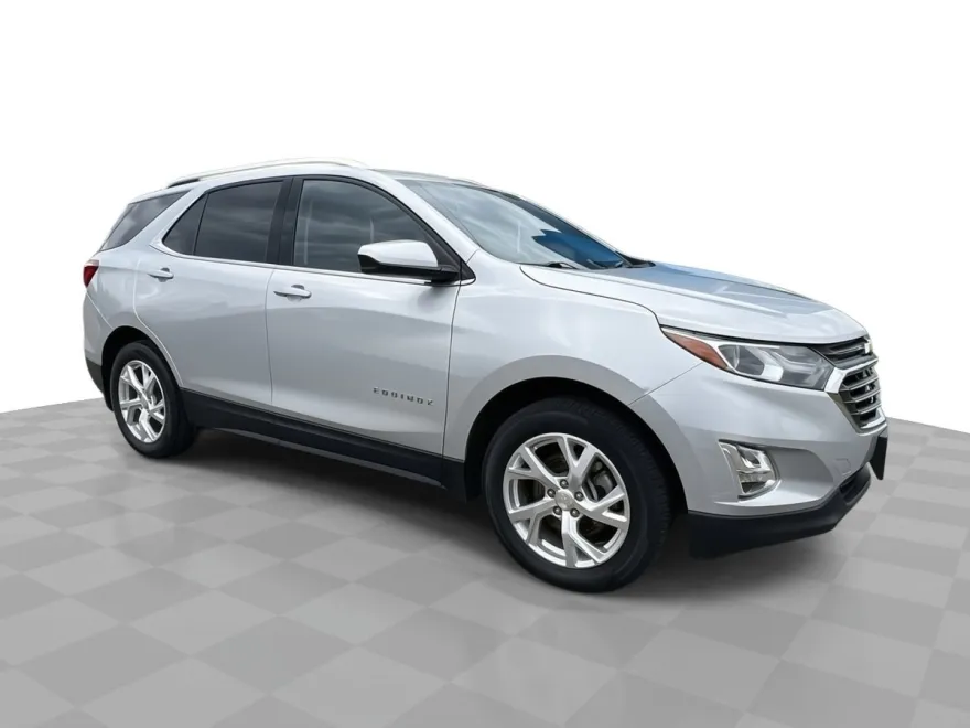 2020 Chevrolet Equinox LT photo 1