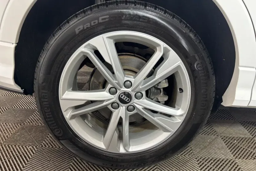 2021 Audi Q3 45 TFSI S line Premium photo 1
