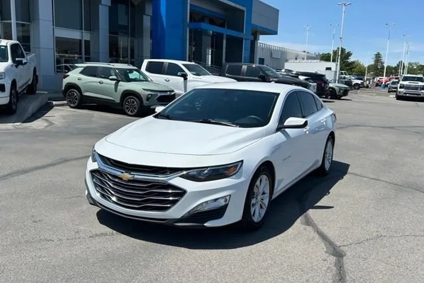 2022 Chevrolet Malibu 1LT photo 1