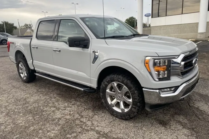 2023 Ford F-150 XLT photo 1