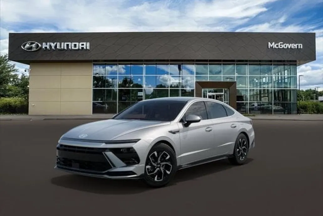 2025 Hyundai Sonata SEL photo 1