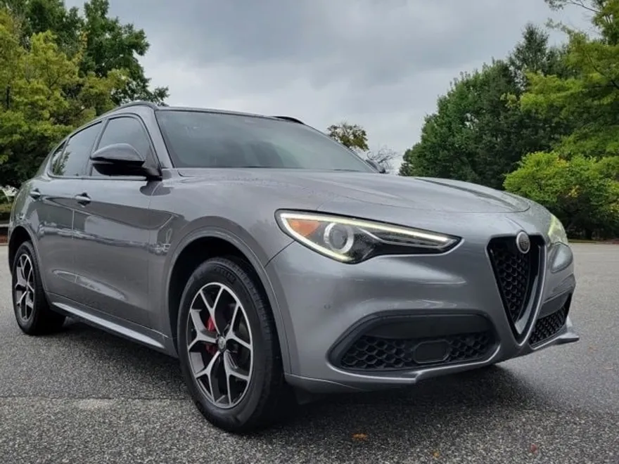 2021 Alfa Romeo Stelvio Ti photo 1
