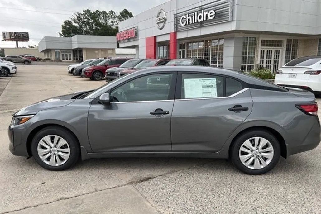 2025 Nissan Sentra S photo 1