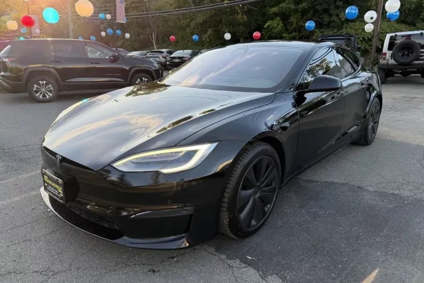2021 Tesla Model S Plaid photo 1