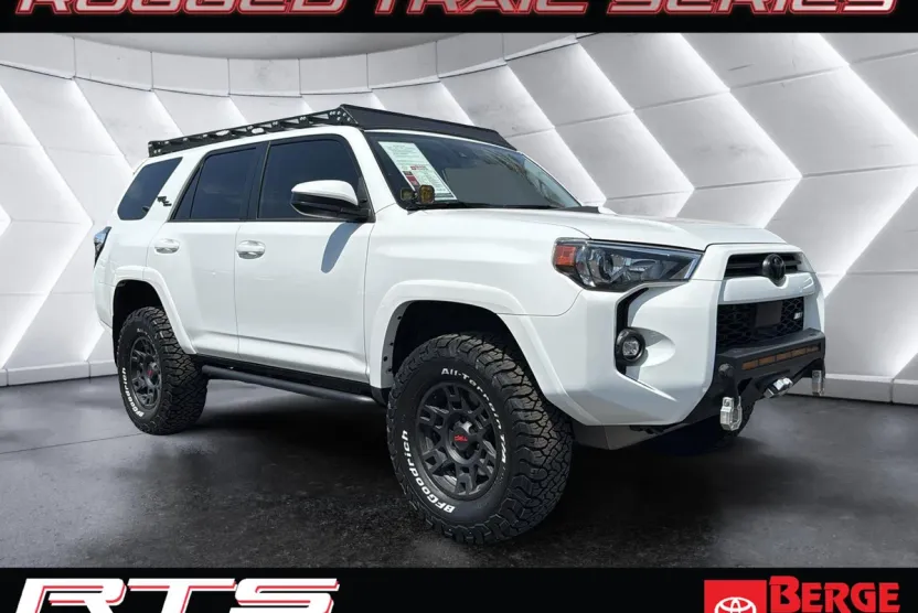 2023 Toyota 4Runner TRD photo 1