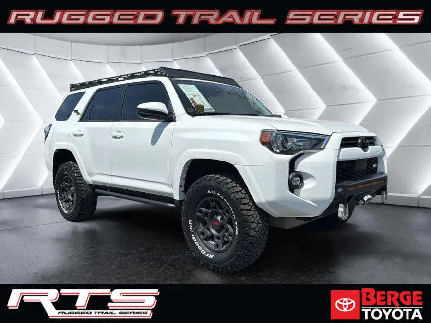 2023 Toyota 4Runner TRD photo 1