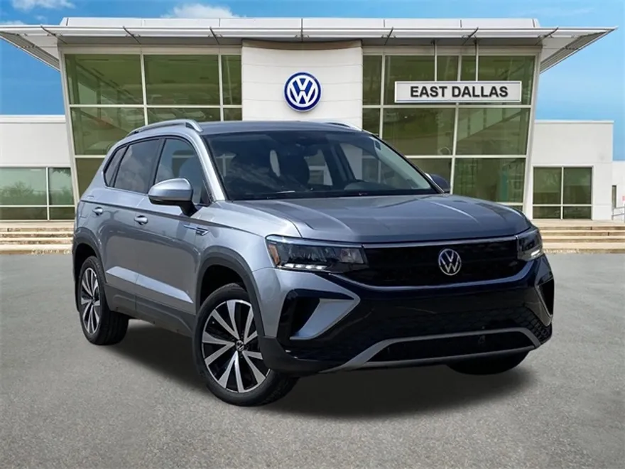 2024 Volkswagen Taos SE photo 1