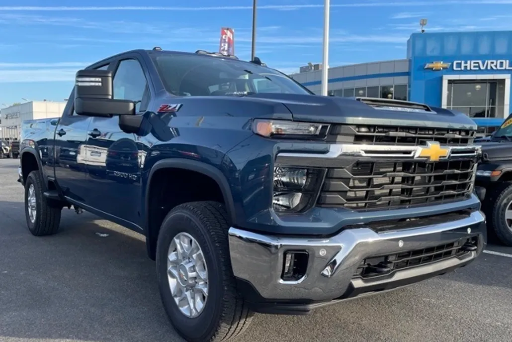 2026 Chevrolet Silverado 2500HD LT photo 1